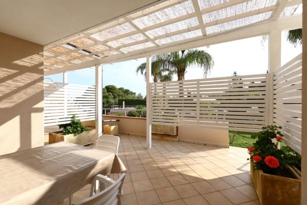 Apartment | Balcony - Studio for Couples in Capo Vaticano With Pool (Ricadi)