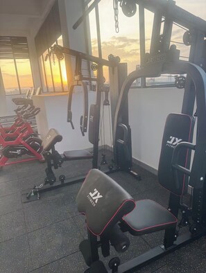 Fitness facility - New 2 Besrooms in Westlands Near GTC on 20th topfloor with a spectacular view (Nairobi)