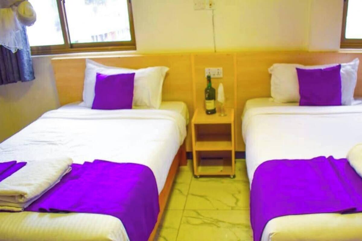 Quarto casal conforto, vista para o lago