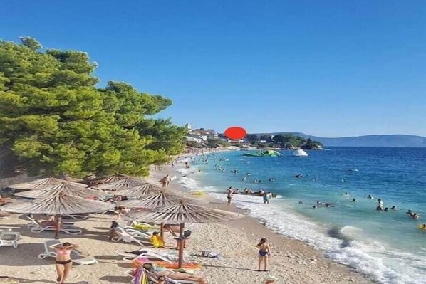 On the beach - Apartments Kamaki - One Bedroom Apartment with Terrace and Sea View (Gradac)