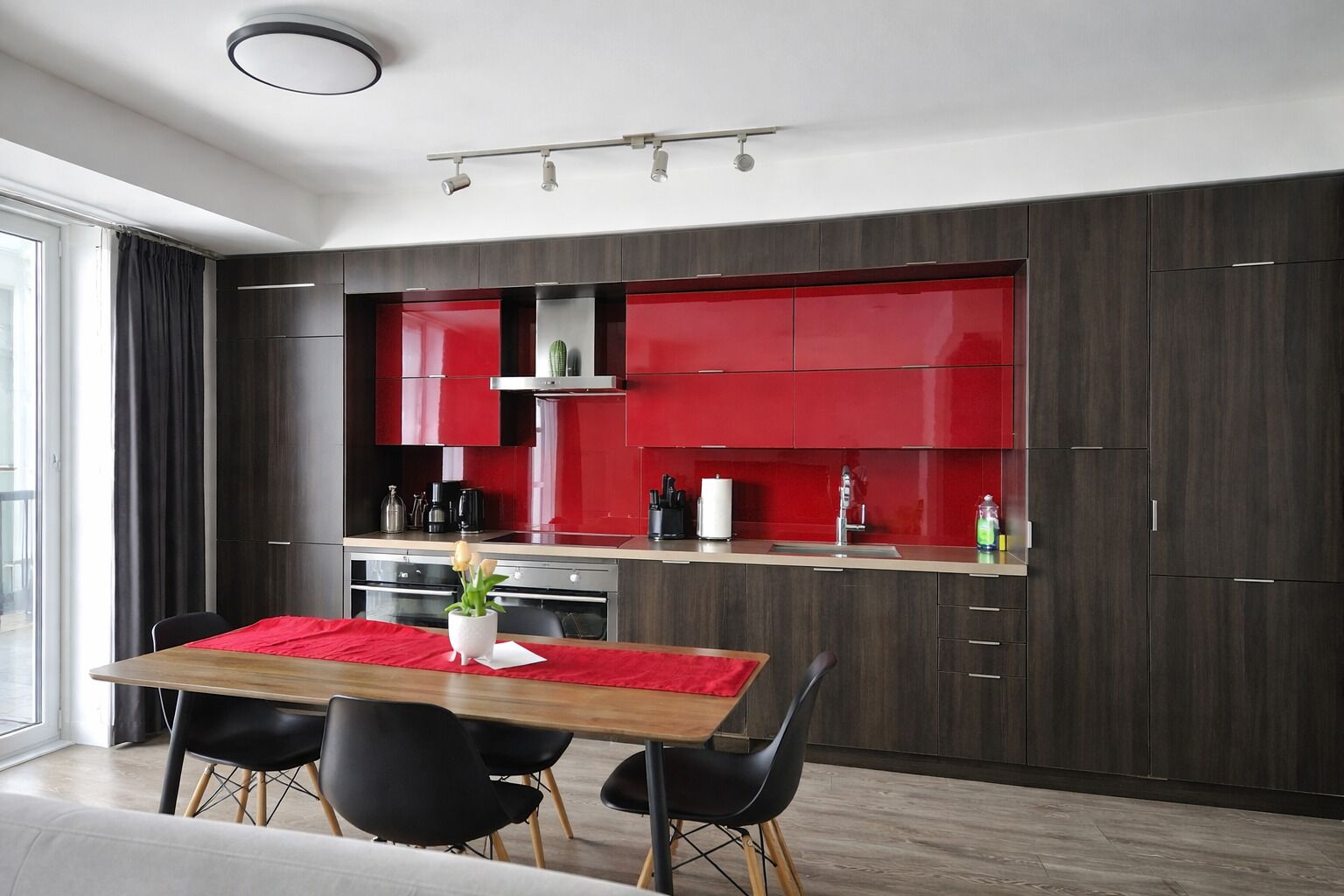 Economy Suite, 1 Queen Bed, Balcony, Lake View | Private kitchen