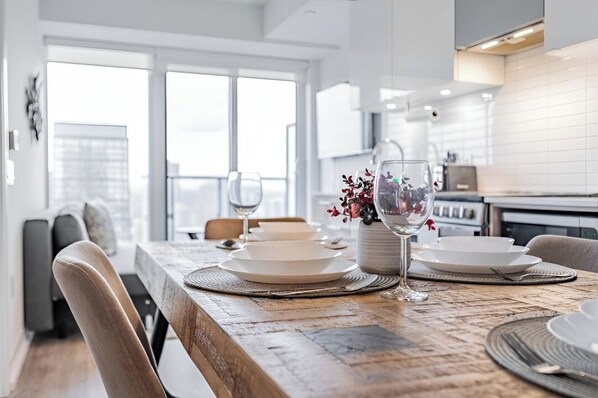 Grand Room, Balcony, City View | In-room dining