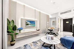 Apartment, Poolblick | Speisen
