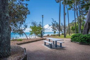 Outdoor dining - Atlantis Unit 8, Esplanade, Hervey Bay QLD 4655 (Torquay)