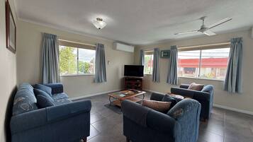 TV, DVD player, offices