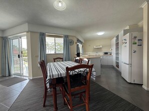 Dining - Atlantis Unit 8, Esplanade, Hervey Bay QLD 4655 (Torquay)