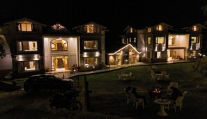Front of property - The Riviera Hotel Pahalgam (Pahalgam)