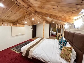 Family Room | Rollaway beds, free WiFi, bed sheets - The Riviera Hotel Pahalgam (Pahalgam)