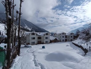 Exterior - The Riviera Hotel Pahalgam (Pahalgam)