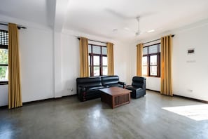 Family Room - Luminara Sky Lounge (Ahangama)