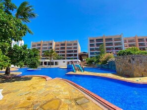 Pool - Spacious  2 Bedroom Beach View Apartment in Mombasa (Mombasa)
