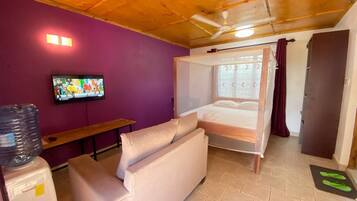 Deluxe Studio Suite | Living area