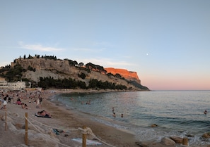 Beach nearby - Exceptional villa in Cassis - Panoramic sea view & Calanques - Swimming pool (Cassis)