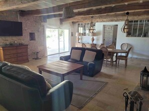 Living area - Gîte 7 persons private pool (Savignac-les-Églises)