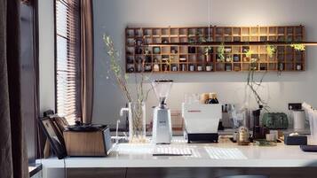 Estúdio clássico, sacada, vista para a cidade | Diversos