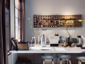 Estúdio clássico, sacada, vista para a cidade | Diversos