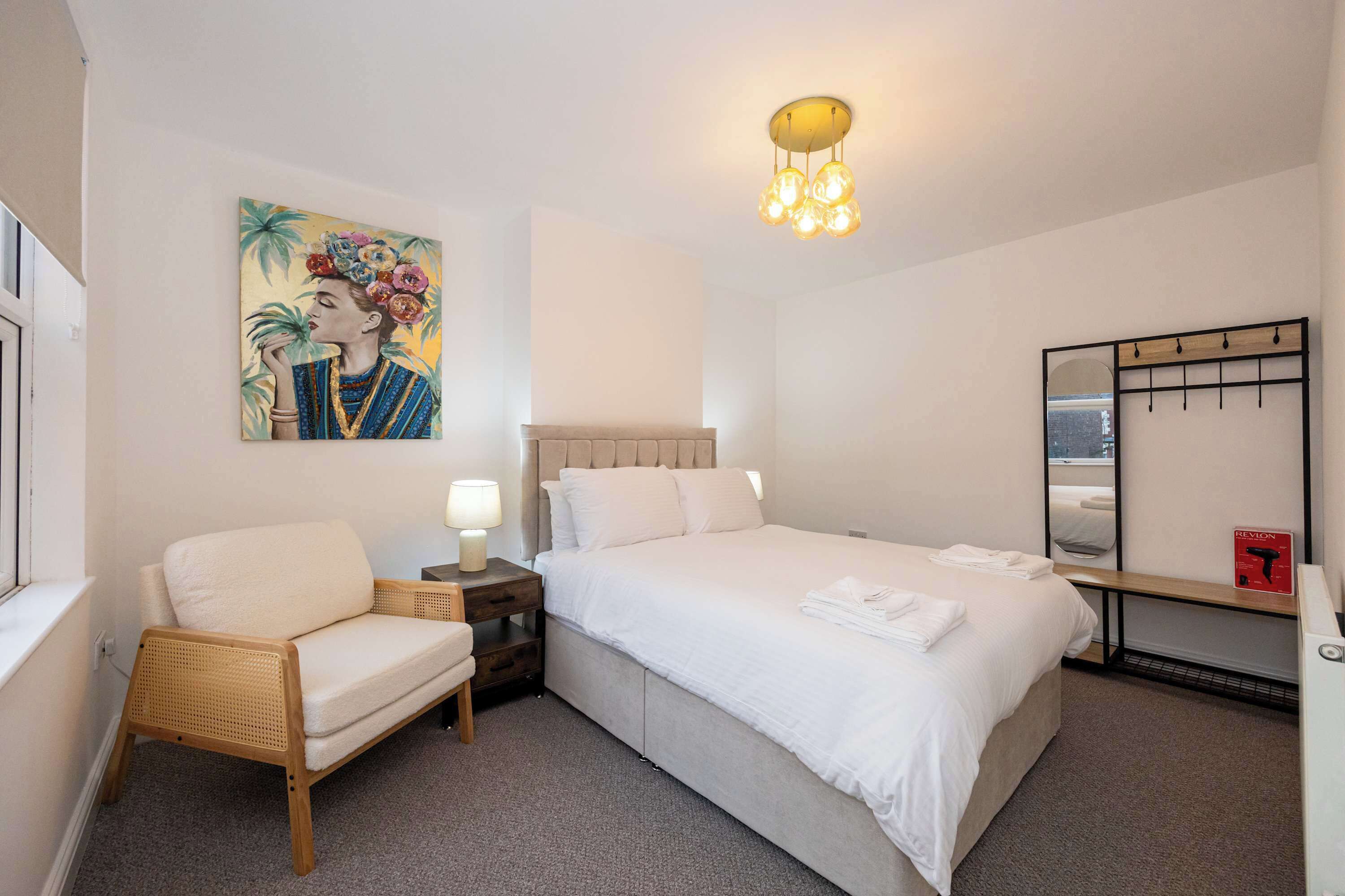4 bedrooms, desk, iron/ironing board, WiFi