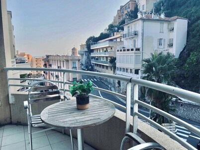 Apartment with parking next MCGrimaldi forum