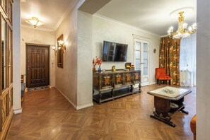 Signature Condo, Balcony, Courtyard View | Interior - Designer Apartment on Victory Square (Minsk)