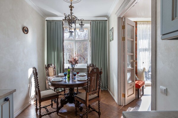 Designer Apartment On Victory Square - Minsk