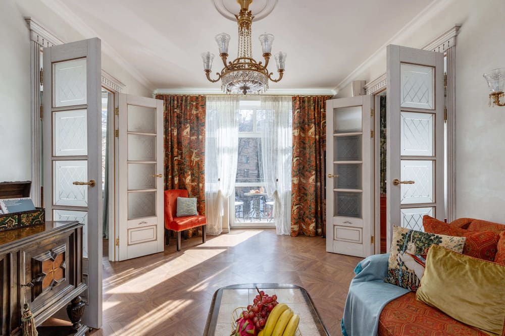 Designer Apartment on Victory Square