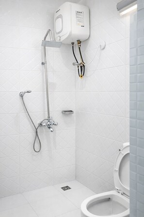 Single Room, City View | Bathroom - De-Place Hotel (Abuja)