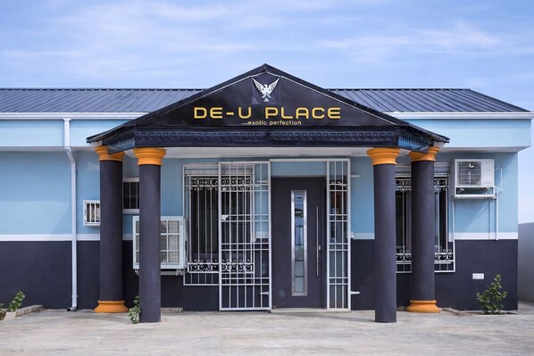 Exterior detail - De-Place Hotel (Abuja)