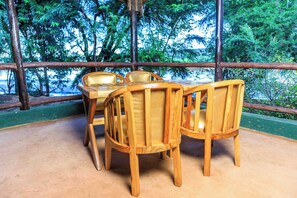 Cottage | Outdoor dining