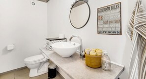 Double Room, Shared Bathroom | Bathroom - Æ' Quinta (Thisted)