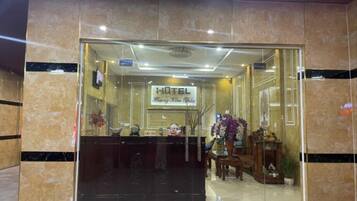 Basic Studio, Balcony, City View | Lobby