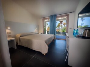 Kamar Double, pemandangan laut | Setrika/meja setrika dan Wi-Fi gratis