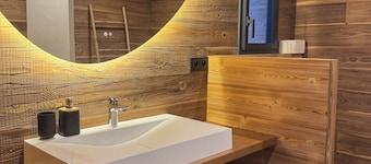 CHALET 1480 BREATHTAKING VIEWS AND TOP-OF-THE-RANGE AMENITIES IN VAL D'ALLOS
