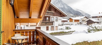 Holiday Home 'Bletschers Hoamat' with Mountain View, Private Terrace and Wi-Fi