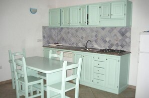 Apartment | Private kitchen - Apartment With sea View and Great Roof Terrace (Santa Teresa di Gallura)