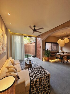 Smart TV - 3-bedroom villa in casa kef Berawa Canggu Bali. (Kec. Kuta Utara, Kabupaten Badung)