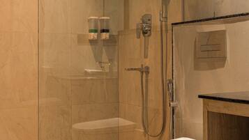 Deluxe Room | Bathroom