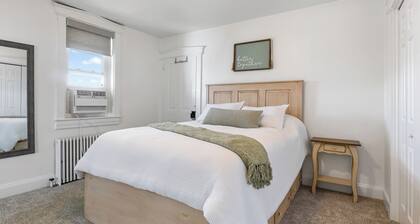 Pond View Amish Farmstay - in central Lancaster County - 3 min to Sight & Sound!