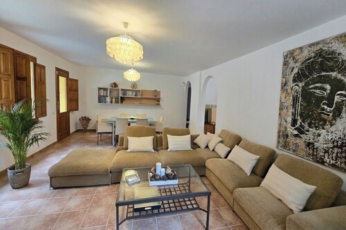 Casa Rural con Piscina para Grupos Grandes