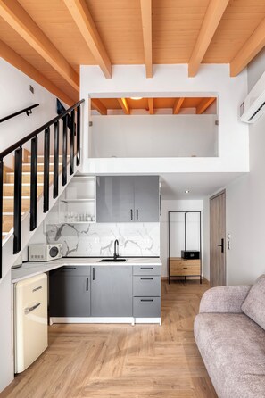 Acropolis View Loft Suite | Vardagsrum