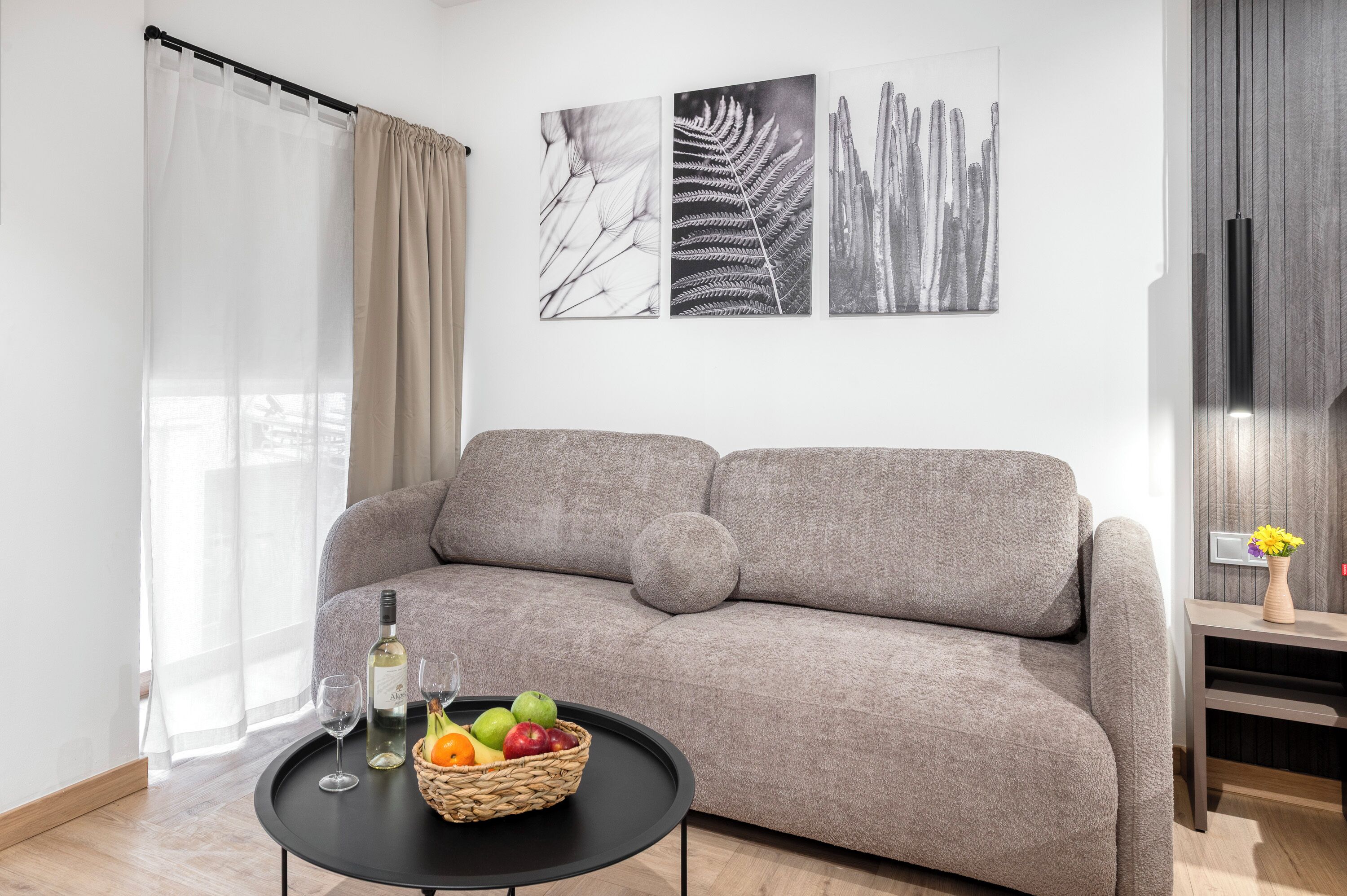 Junior Suite with semi city view