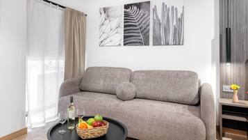 Junior Suite with semi city view