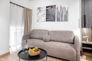 Junior Suite with semi city view