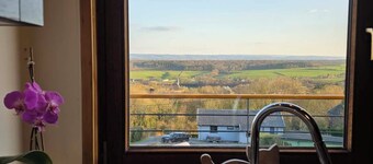 Appartement chaleureux, vue panoramique et tranquillité.