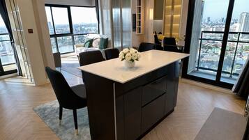 Condo, 2 Bedrooms, Accessible | Interior