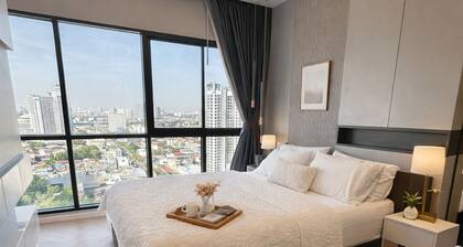 Luxury 2BR River View 360 Pool & Gym Access