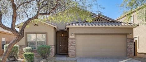 House (4 Bedrooms) | Front of property