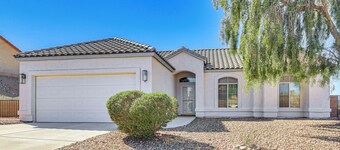 Desert Getaway w/ Serene Views in Bullhead City!