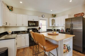 Interior - Walk to Fishing Pond! Wooded Montgomery Retreat (Montgomery)