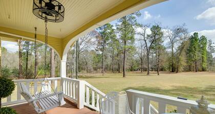 Walk to Fishing Pond! Wooded Montgomery Retreat