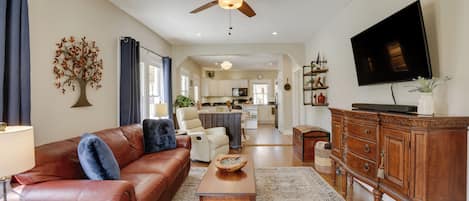 House (2 Bedrooms) | Interior